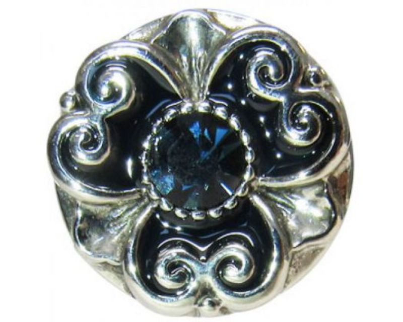 Stylish Celtic silver crown with intricate design, perfect for versatile jewelry personalization and elegant occasions.