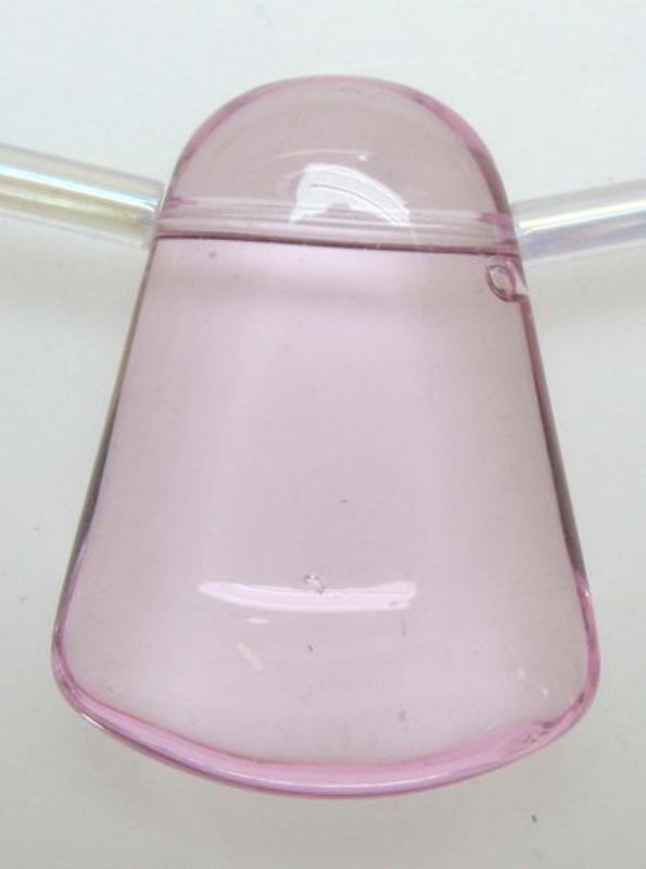 Pink 14x18mm glass beads in tooth shape, set of 20, ideal for vibrant jewelry and craft projects.