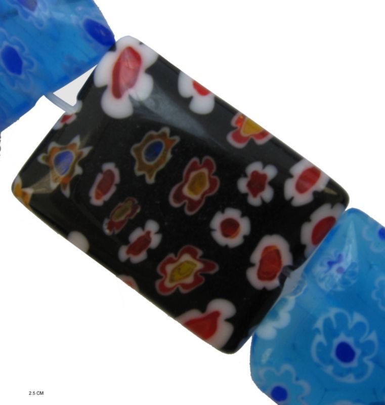 Set of 3 elegant Venetian glass beads, 18.5x13mm, featuring vibrant colors and intricate patterns for jewelry making.