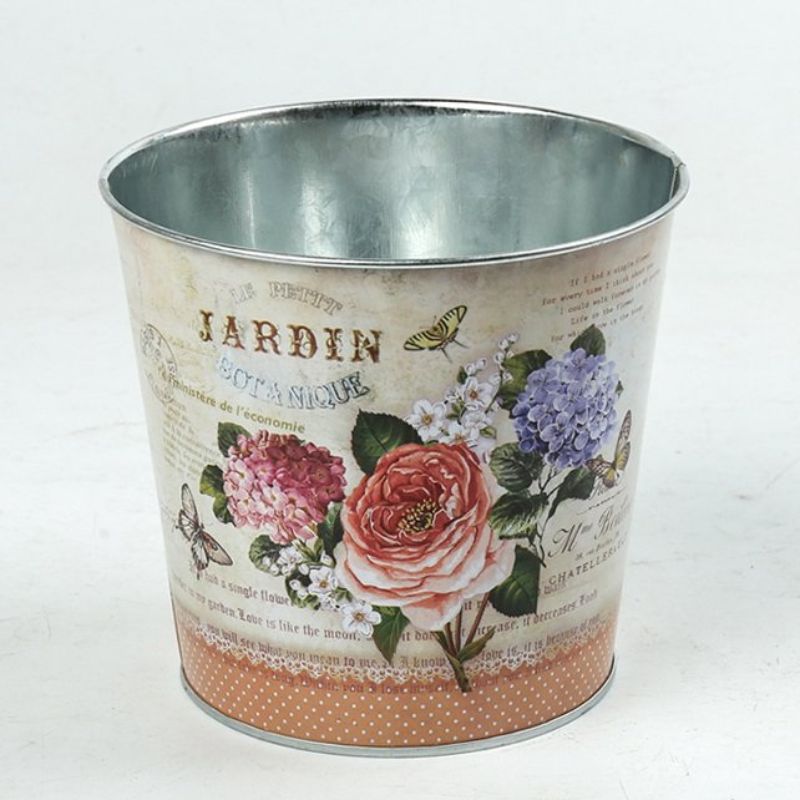 Charming Jardin Roses metal pot covers, 13.5CM high, set of 3 for stylish indoor and outdoor plant decor.