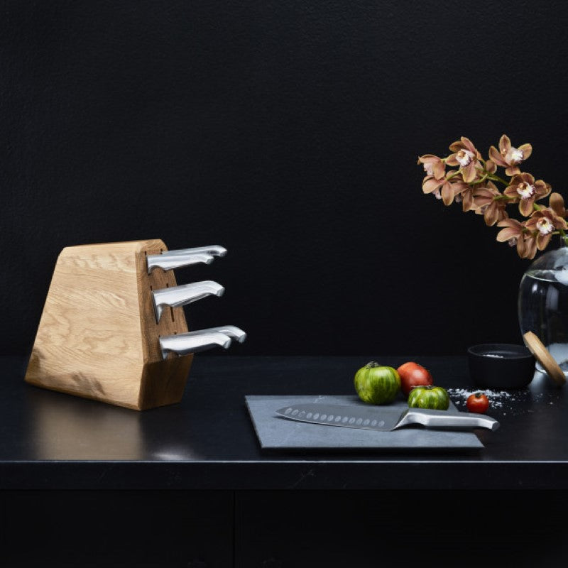 Furi Pro Duo-Angled Knife Block Set with 7 high-carbon stainless steel knives and stylish oak block for kitchen efficiency.