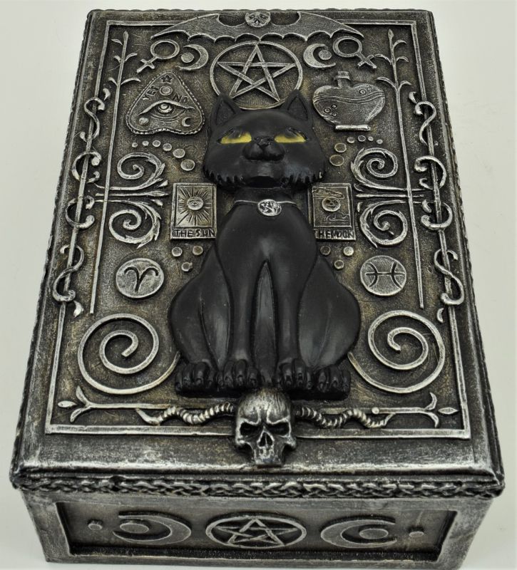 Black Cat Tarot Box, 14cm, stylishly stores tarot cards and crystals, enhancing spiritual practices with a mystical design.