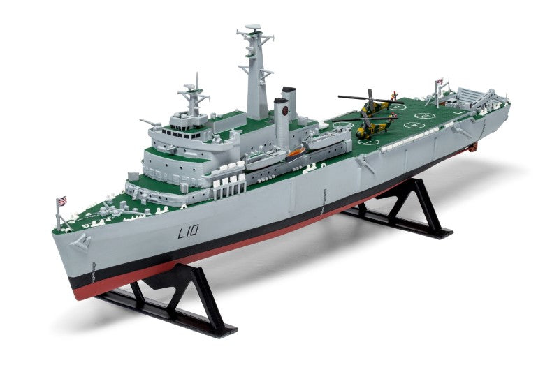 Airfix - HMS Fearless 1/600 Scale Model