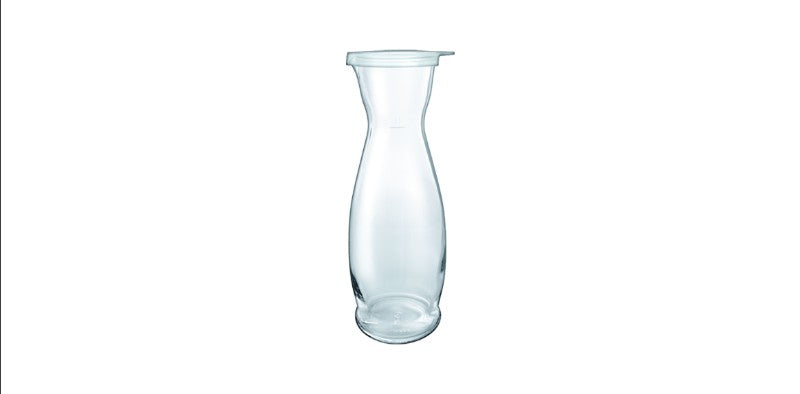 Elegant 0.5L clear glass carafe with a lid, perfect for serving water, wine, or juice, blending style and functionality.