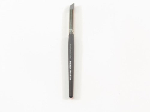 Das Small Blender Angle Chisel brush for precise blending, featuring an angle tip and rubber blender for smooth paint application.