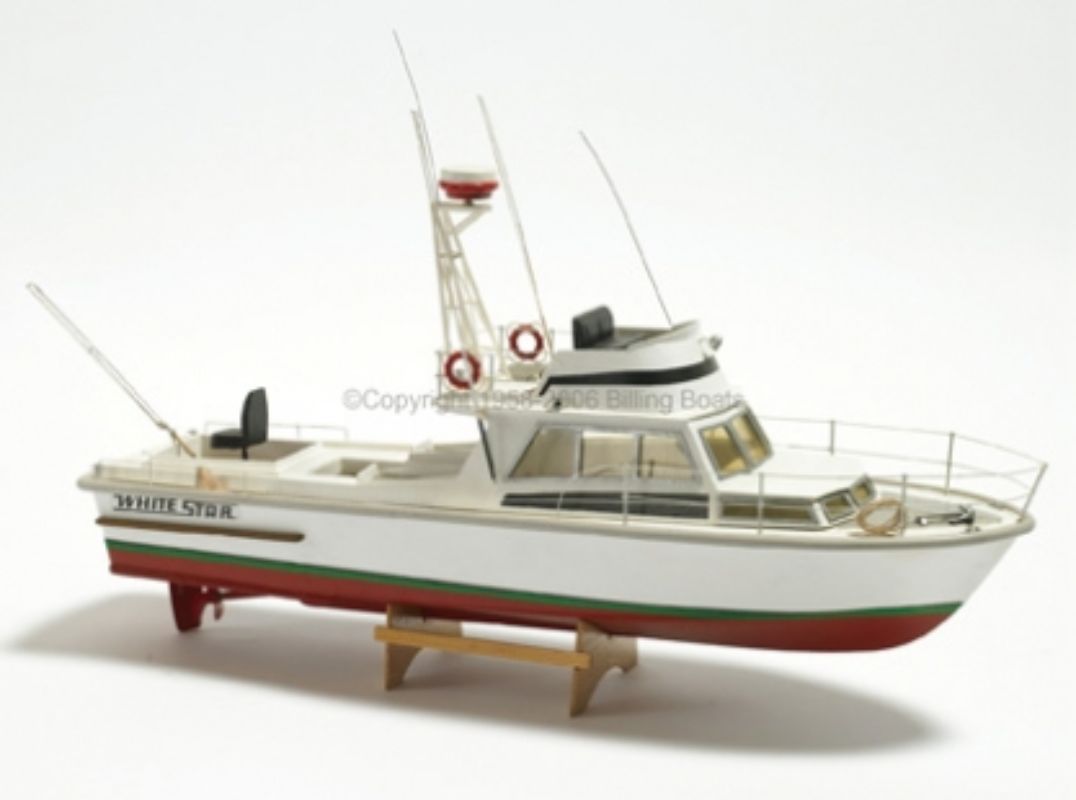 Model ship kit of the RCC 1/15 White Star, featuring a plastic hull for buoyancy, ideal for RC enthusiasts and builders.