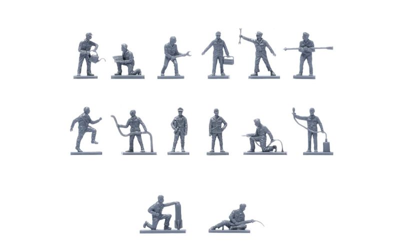 Detailed model kit featuring 46 WWII Luftwaffe figures in action poses, ideal for dioramas and scale modeling.