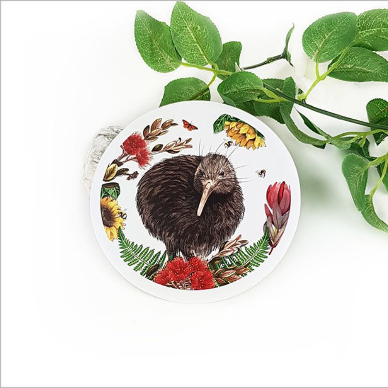 Vibrant kiwi-themed wall art, 15cm diameter, printed on durable foam PVC, perfect for home or outdoor settings.
