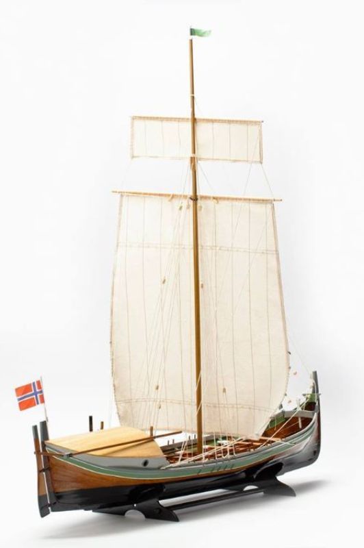 Detailed wooden model kit of the 1/20 scale Nordlandsbaaden, reflecting Norway's 17th-century fishing boat heritage.