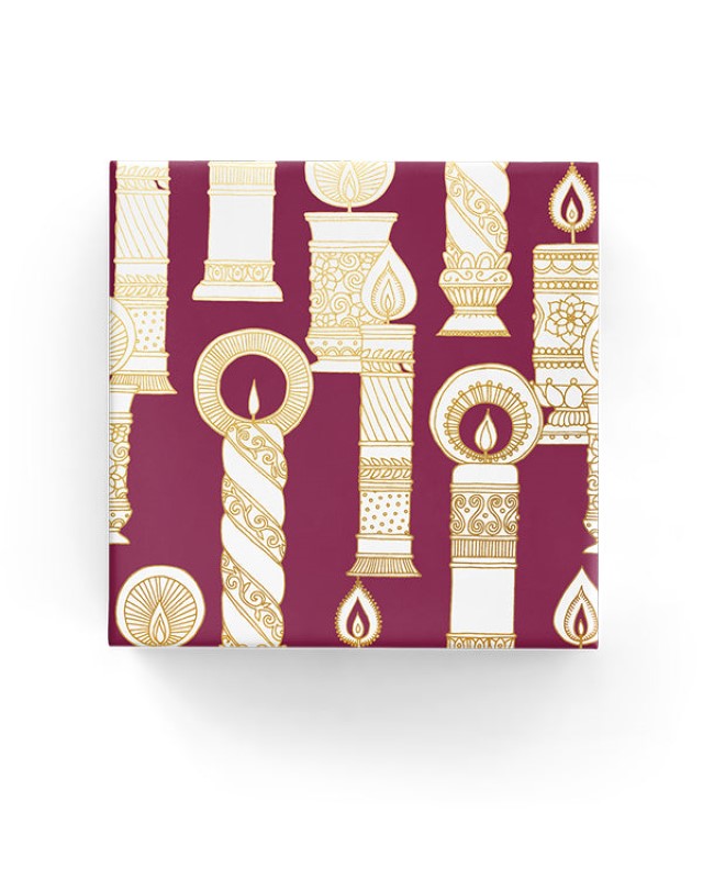 Vintage burgundy and gold wrapping paper roll, 600mm wide, 40m long, perfect for elegant gift presentation.