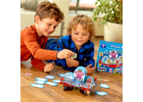 Colorful alien characters in Orchard Game - Shape Aliens, designed for kids to enhance shape and color recognition while playing.