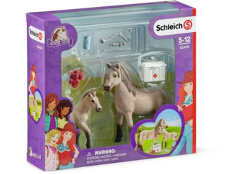 Schleich Horse Club Hannah's First-Aid Kit features a detailed stethoscope and lifelike figures for imaginative animal care play.