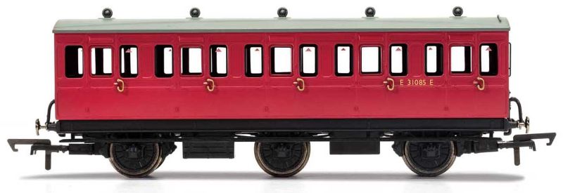 Hornby E31085 3rd Class Coach, a detailed 6-wheel model with electric lights, perfect for branch line layouts and tight curves.