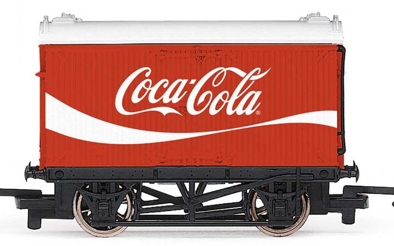 Hornby Coca-Cola Refrigerator Van, model HOR R60013, features vibrant branding and detailed craftsmanship for collectors.