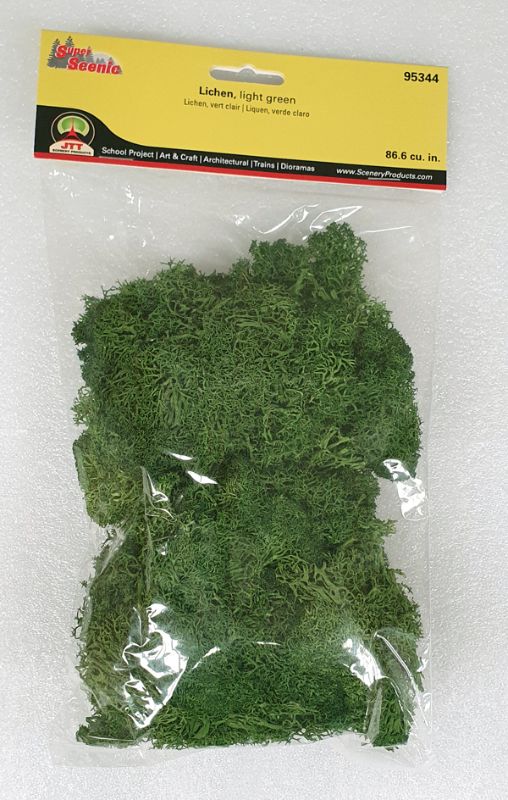 Vibrant light green lichen for model landscapes, ideal for dioramas and train sets, enhancing realism in miniature worlds.
