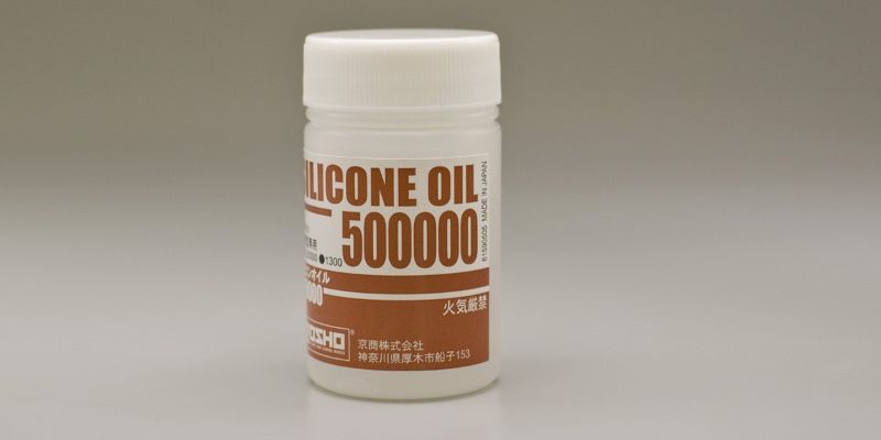 Kyosho Silicone Oil #500,000 in a 40cc bottle, designed for optimal damping and performance in RC vehicle tuning.