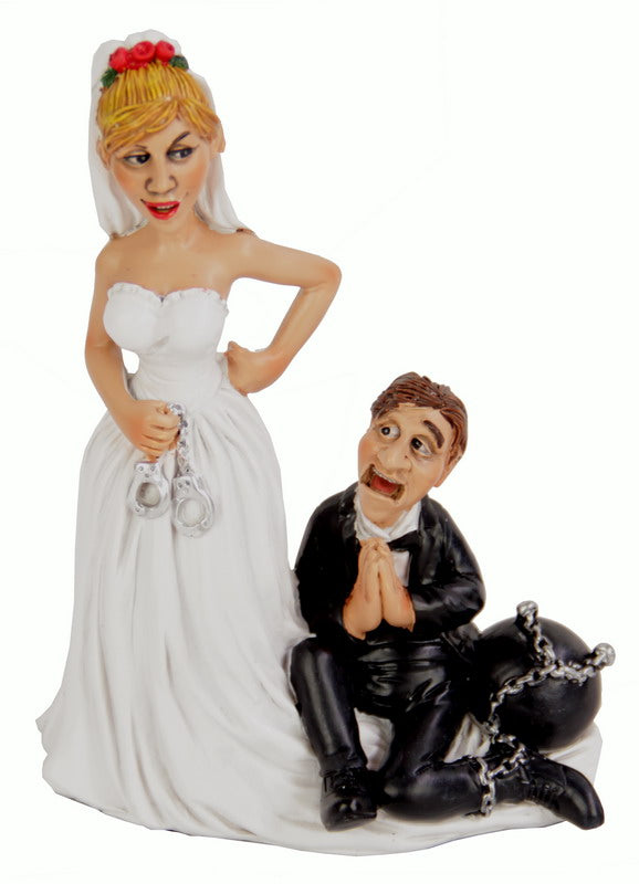 Hand-painted Wedding Ballchain Ornament in polyresin, perfect for romantic wedding decor, measures 10.3cm x 14.8cm x 7.6cm.