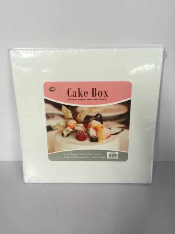 Set of 6 stylish 30 x 30cm cake boxes, perfect for transporting and presenting cakes and desserts safely.