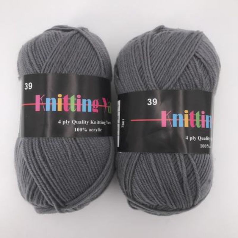 Vibrant #39 knitting yarn in 100g skeins (6pcs), perfect for creating cozy, stylish garments and accessories.