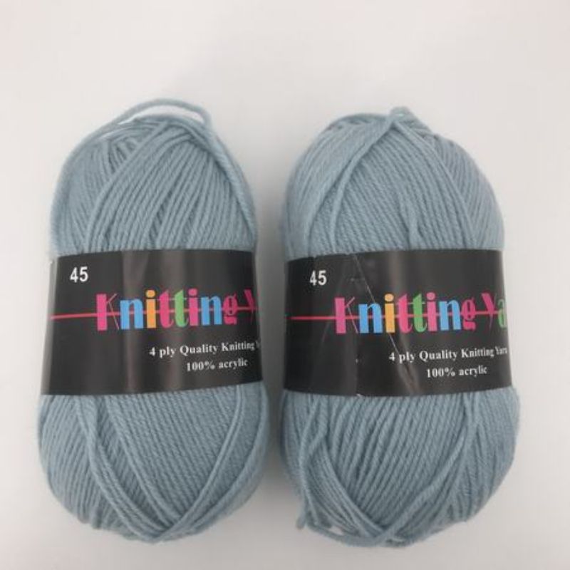 Colorful 100g knitting yarn set of 6, perfect for cozy projects and versatile crafting techniques. Ideal for all skill levels.