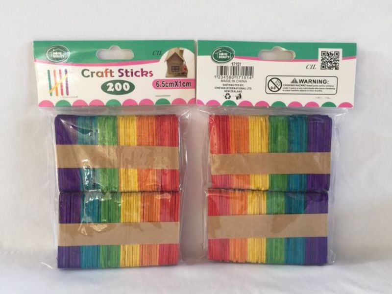 Vibrant 6.5 x 1cm craft sticks, 200 pieces per pack, perfect for creative DIY projects and educational activities.