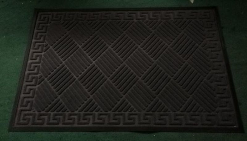Set of 3 grey floor mats (80 x 120cm) offering comfort, durability, and style for any room in your home.