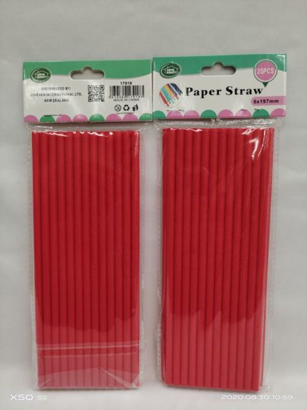 Vibrant red paper drink straws (300pcs) ideal for eco-friendly celebrations, perfect for smoothies, cocktails, and more.