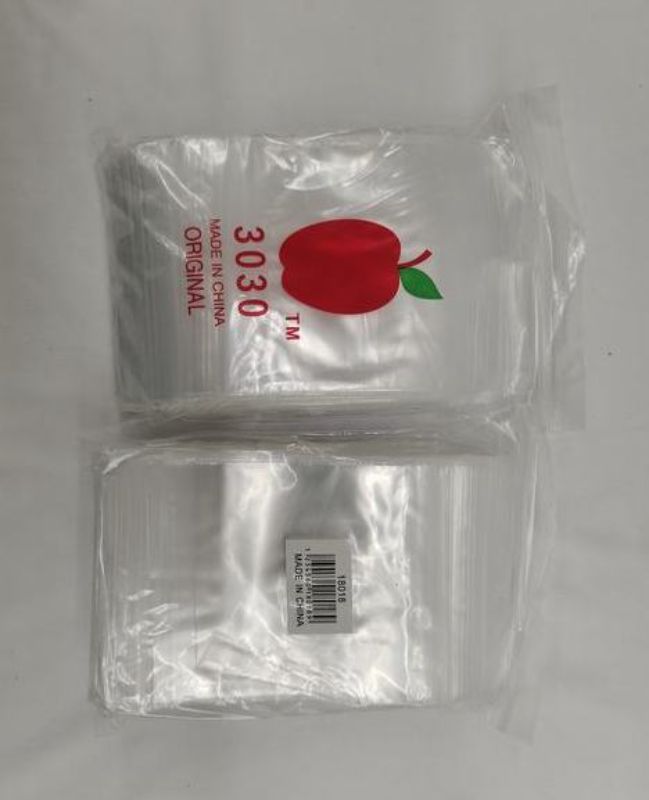 Resealable plastic bags in bulk, 7.6 x 9 CM, 1000 pieces, perfect for food storage and organizing small items.