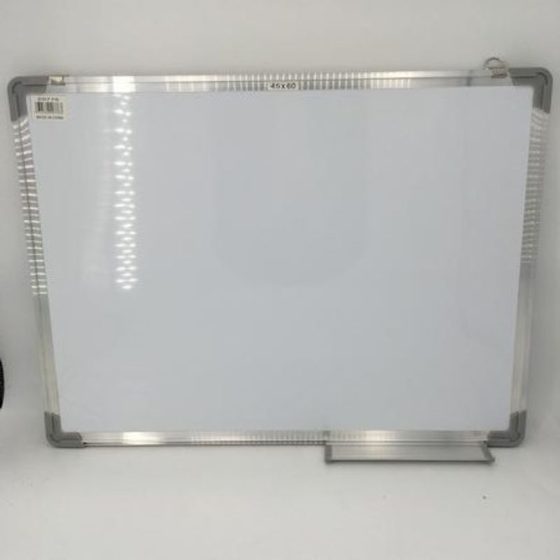 Set of 6 whiteboards (45 x 60cm) for brainstorming, teaching, and organizing notes in any workspace.
