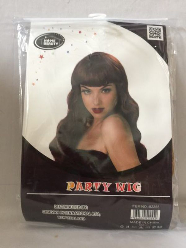 Set of 5 long curl light brown party wigs, perfect for costume events and versatile for all ages.