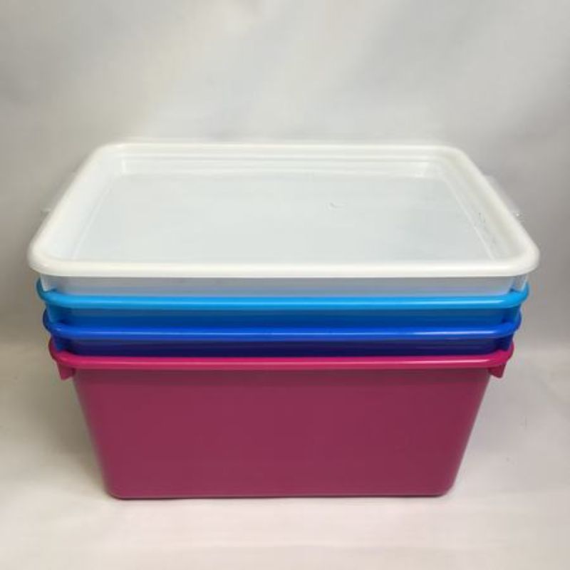 Set of 6 durable 20L plastic storage boxes with lids, ideal for organizing and stacking in home or office spaces.