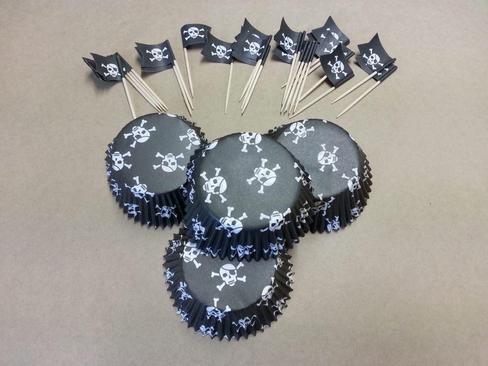 Pirate-themed cupcake cases with picks, ideal for parties, featuring vibrant designs and greaseproof quality, 50 units included.