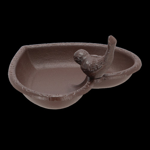 Set of 2 heart-shaped cast iron bird feeders/baths, 17cm, for attracting birds with food or water in garden settings.