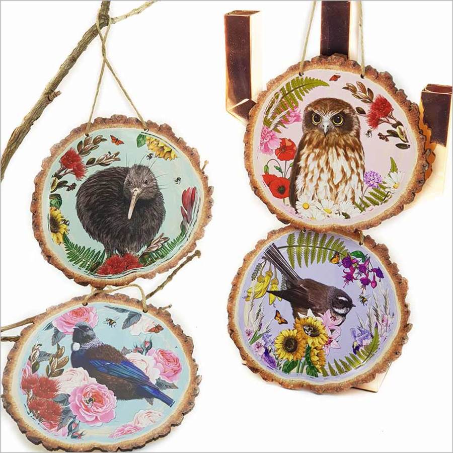 Wood Slice Art featuring a colorful NZ Fantail bird on rustic veneer, perfect for nature lovers and unique home decor.