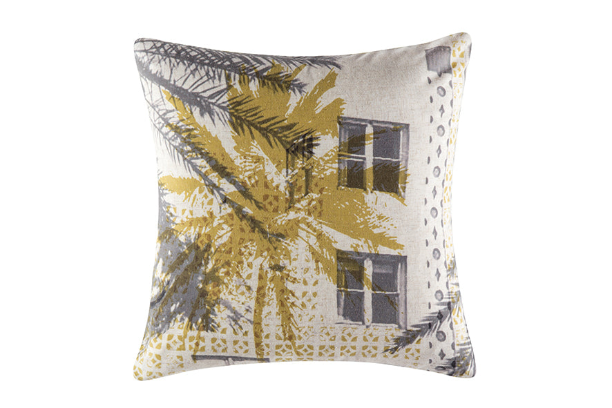 Luxurious 50x50cm cushion with tropical palm leaf design, ideal for enhancing home decor and comfort.