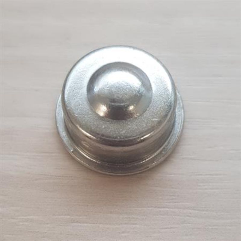 Triang 3/8 cap for AT cycle rear wheel, enhances durability and performance for all-terrain biking.
