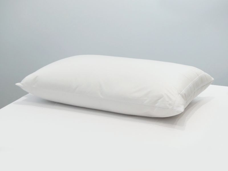 Dreamticket Waterproof Pillow, 70cm, eco-friendly, stain-resistant, with a wipeable cover and soft microfibre fill.