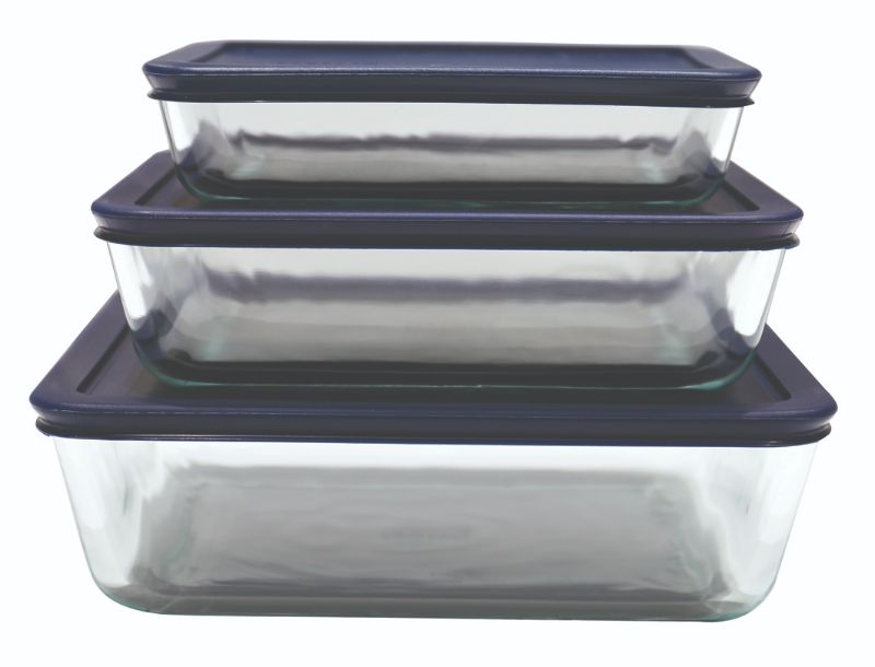 Rectangle Pyrex bowl with a lid, 2.6L, ideal for meal prep, leftovers, baking, and airtight food storage.