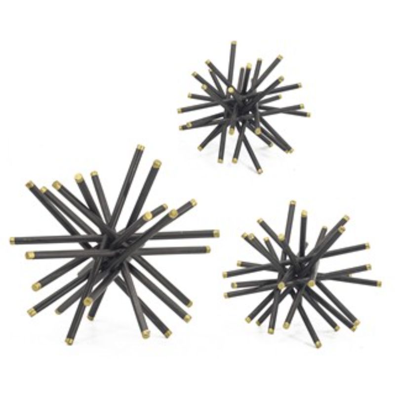 Set of 3 star ornaments in matte black with gold tips, 11.5cm, ideal for stylish home decor and festive occasions.