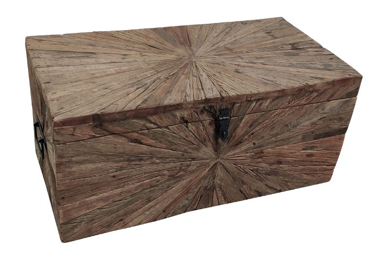 Elegant 80cm storage trunk box, durable and stylish, perfect for organizing blankets, toys, or as a chic bench.