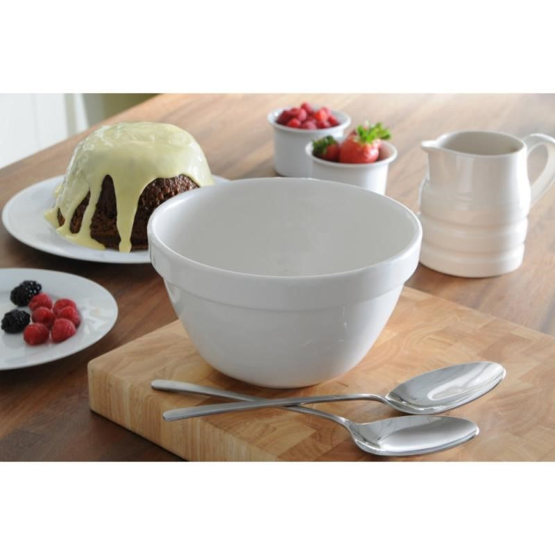 Mason Cash White Pudding Basin 20cm, durable ceramic with protruding rim for secure lid fit, ideal for steaming and baking.