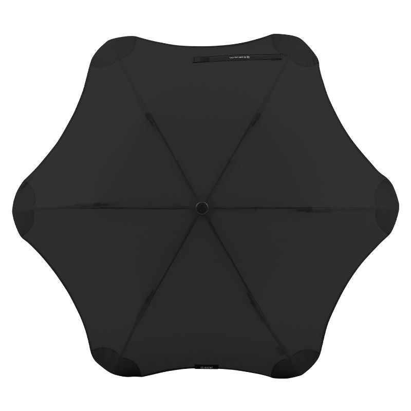 BLUNT Metro Umbrella in black, compact and stylish with a sturdy design, automatic open, and wind-resistant features.