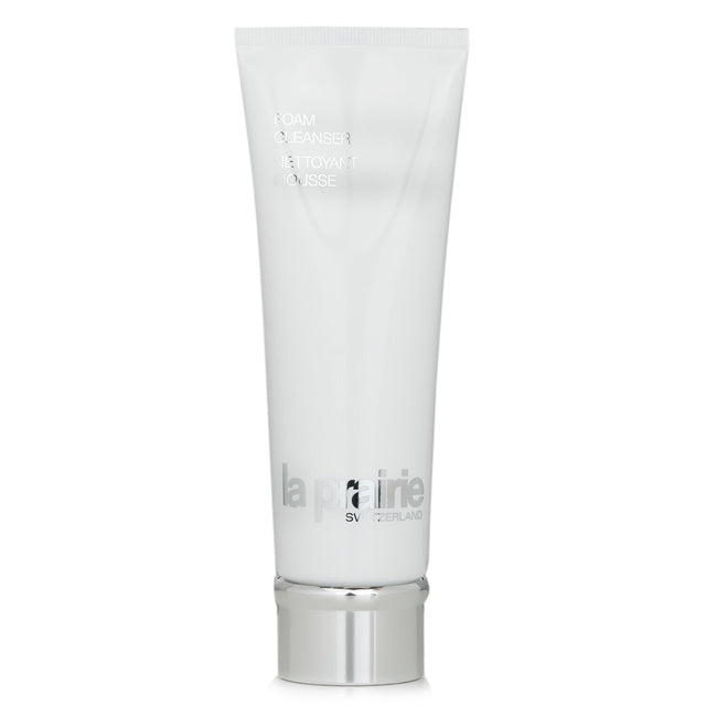 La Prairie Foam Cleanser in 125ml, luxuriously removes makeup and impurities while preserving skin’s natural barrier.