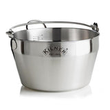 Kilner 8L stainless steel jam pan with easy-grip handle, measuring marks, and pouring lip for perfect preserves.