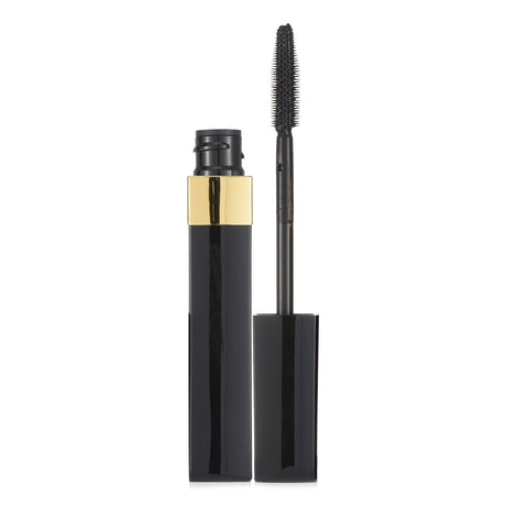 Chanel Inimitable Multi Dimensional Mascara #10 Black enhances lashes with volume, length, and precision using a unique brush design.