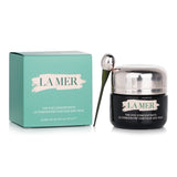 La Mer Eye Concentrate in 15ml, a rejuvenating cream reduces dark circles, puffiness, and fine lines for luminous skin.
