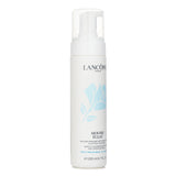 Self-foaming cleanser with papaya and pineapple for gentle exfoliation, leaving skin pure, soft, and luminous.