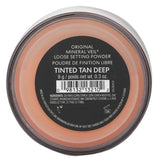 Lightweight tinted mineral veil for deeper skin tones, minimizing pores and providing a shine-free, polished finish.