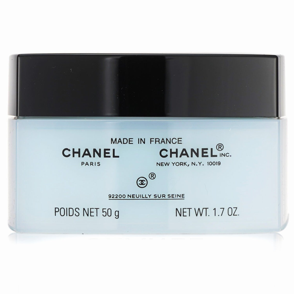 Chanel Hydra Beauty Crème in 50g, a lightweight hydrating cream enriched with camellia for a luminous and revitalized complexion.