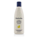 Gentle body wash for babies, soothing sensitive skin with tearless, soap-free formula, enriched with milk protein and vitamins.